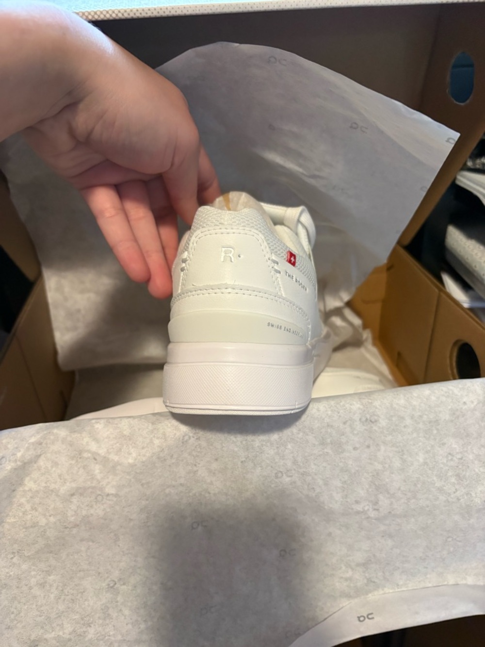 Brand new in box On Cloud THE ROGER Advantage size 8.5 women’s - Picture 4 of 10